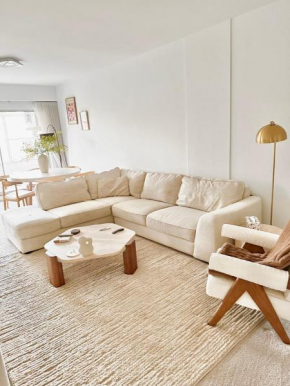 Modern 3BR Beachside Oasis, Sydney